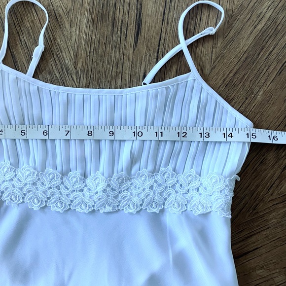 La Vie en Rose Elegant White Women's Nightgown - Size S - Picture 7 of 8